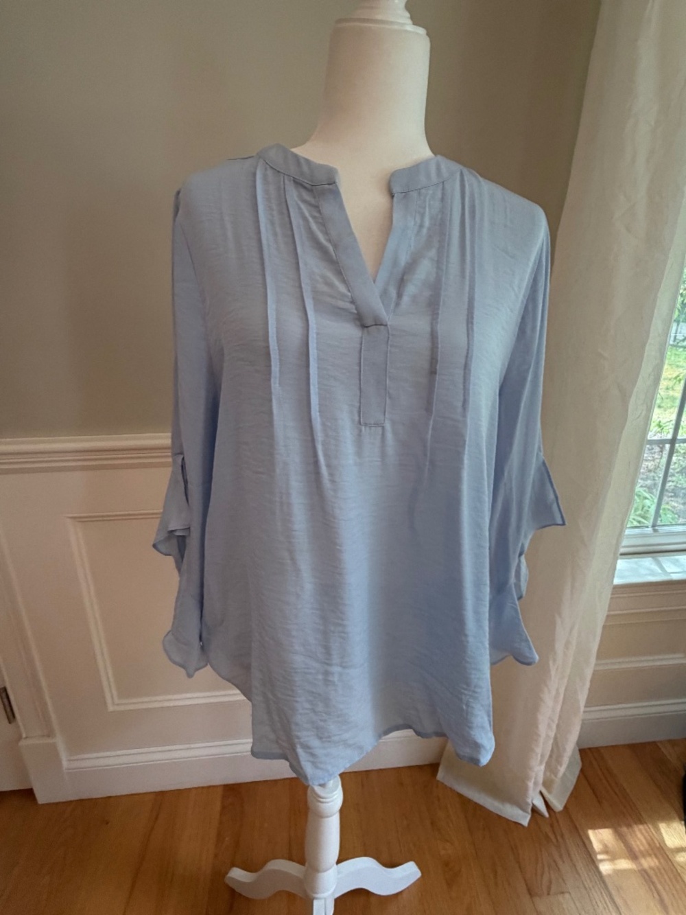 Doe & Rae Blue Pintuck Blouse Medium Roll Tab Sleeve Relaxed Boho Top
